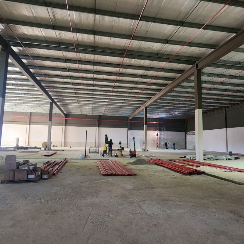 Construção de Galpão Estrutura Metálica: Vantagens e Aplicações